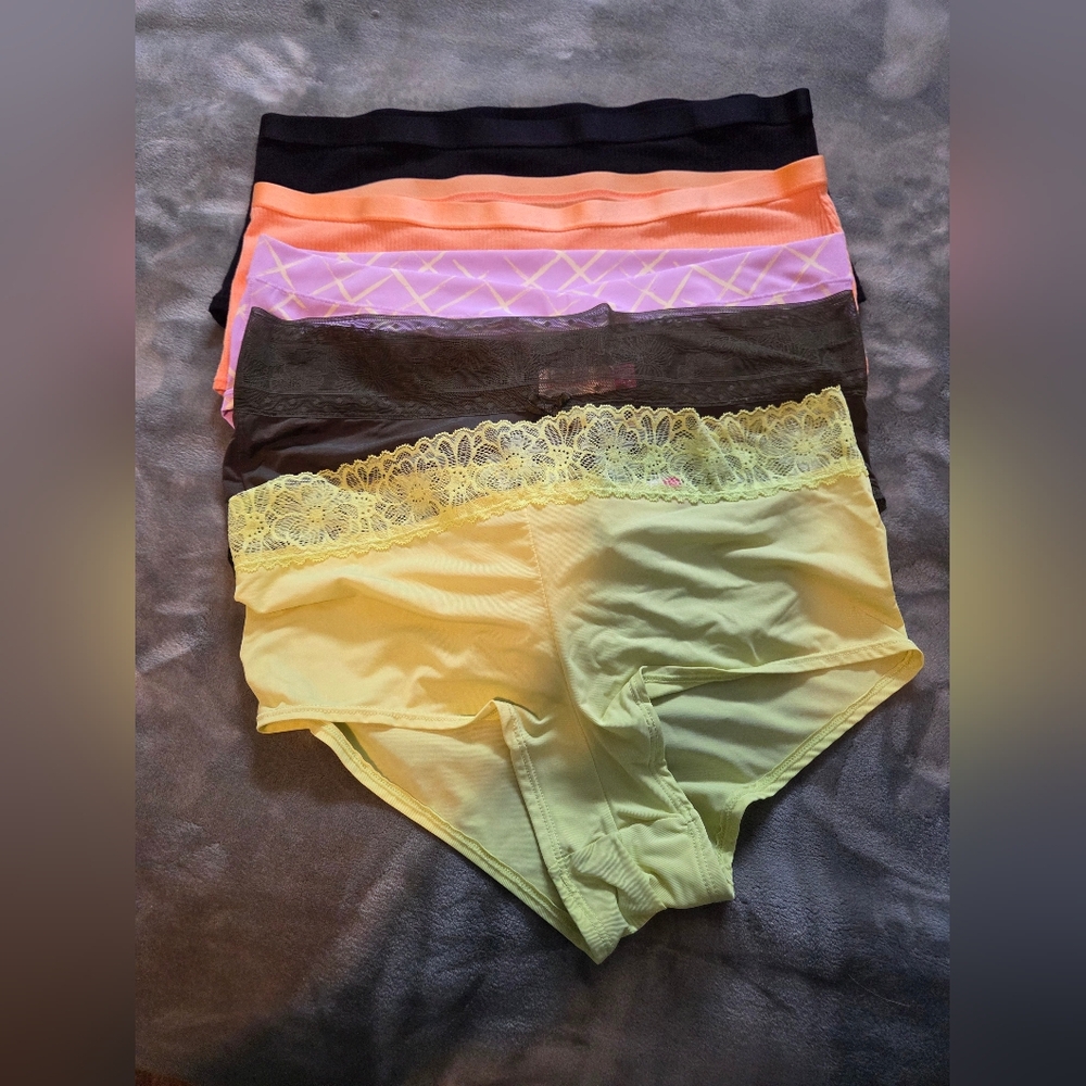 Women's Multicolor Lace Trim Panties